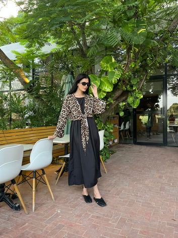 Chic Leopard Print Belted Maxi Dress